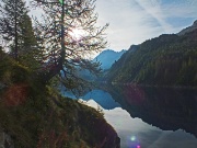 Dal MONTE MADONNINO (2502 m.), salito dalla ripida cresta nord e sceso dal pietroso canalone ovest,ai LAGHI DEI CURIOSI, CABIANCA e ZELTO, il 22 settembre 2013 - FOTOGALLERY